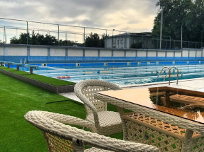 Отель Grand Avenue