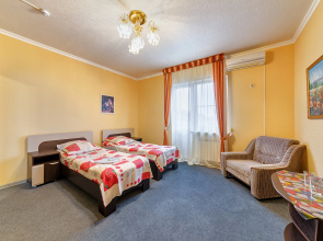 Uyut Guest House