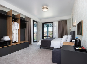 Brooch Boutique Hotel