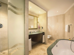 Курортный отель JA The Resort - JA Beach hotel