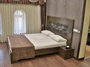 Отель Roma Yerevan & Tours