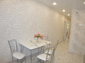 Апартаменты Уютная двухкомнатная квартира на Верхней Дуброве