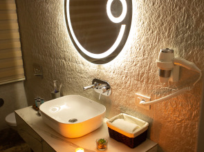 Отель Parkway Inn Hotel & Spa