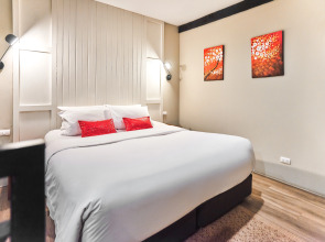 Отель Prince Theatre Heritage Stay