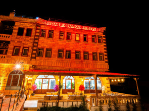 Crazy Horse Hotel