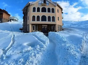 Seven Gudauri Hotel