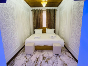 Parvina Hotel