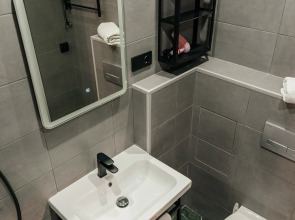 Квартира Стильная Студия с Джакузи Рядом с ЖД Вокзалом