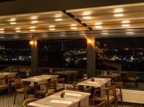 Meroddi La Porta Hotel