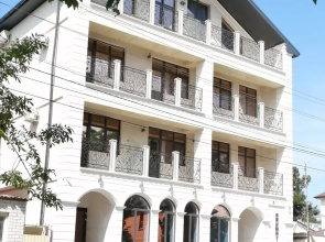 Shamsi Kholl Guest House