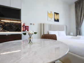 Apartments Elite Lux Holiday Homes - Jewelz Residences Studio in Arjan