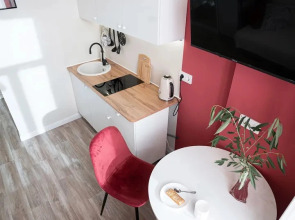 Квартира мини-студия со вторым ярусом у парка с озерами