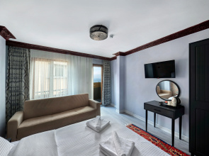 Mytra Hotel