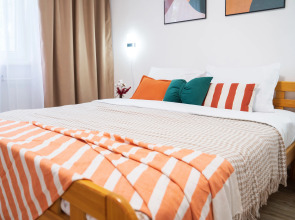 Квартира Просторная Двухкомнатная Natali на метро Пражская