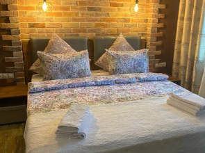 Апартаменты на Средней 13