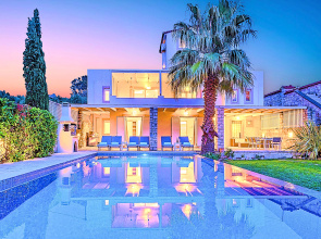 Cretan Mansion heated Pool Villa