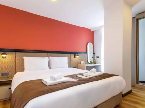 Отель BayMari Suites City Life