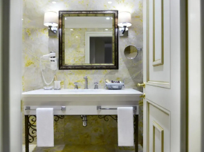 Отель Ambassadori Hotel Tbilisi