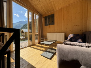 Dom s Vidom na Les i Gory Guest House