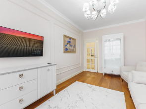 Апартаменты AURA с панорамными окнами и видом на горы