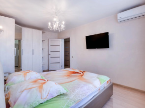 Апартаменты на улице Запарина 111