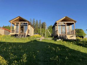 Дом Уютный домик у Игоры, белый