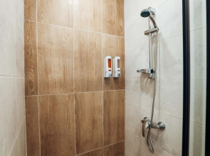 Апартаменты Вираж Возле Аэропорта на 2 Гостя