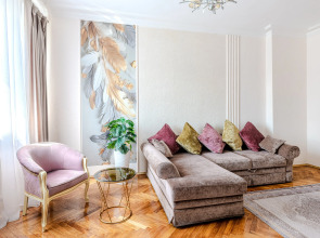 Квартира Трехкомнатная на Проспекте Независимости 23