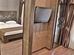 Отель Roma Yerevan & Tours