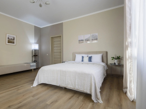 Na Ayvazovskogo Flat