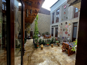 Gulnaraxanum Hotel