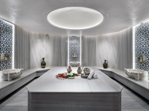 Crowne Plaza Istanbul Ortakoy Bosphorus, an IHG Hotel