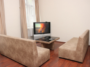 Ot Russkoj Sluzhbyi Servisa Guest House