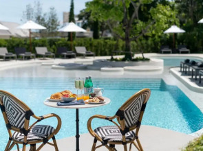 Отель Cross Pattaya Pratamnak