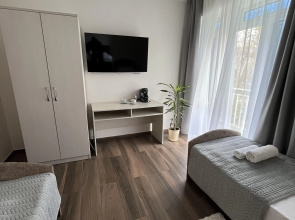 Na Pontiyskoy 16 Guest House