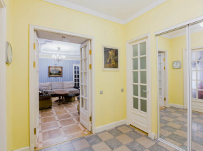 Апартаменты на Большой Конюшенной 3