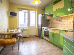 Квартира большая двухкомнатная в отличном районе