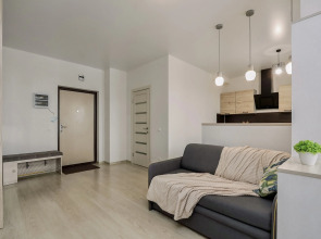 Апартаменты в ЖK Kолизeй c видом нa пруд.