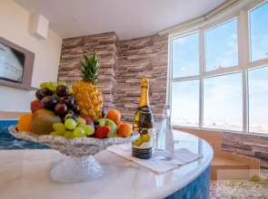 Pinetree Suites Hail