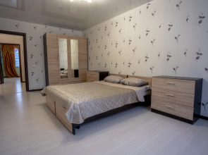 Апартаменты большие трехкомнатные на главном проспекте Тулы