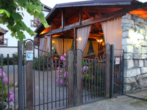 Alaku Hotel