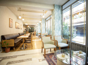 Отель 21 Rooms Hotel