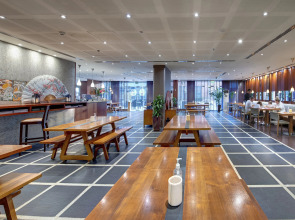 Отель Two Seasons Hotel & Apartments