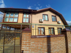 Guest house V gostyakh kak doma