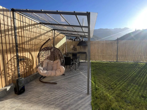 V Gorah Private House