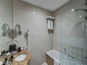 Отель Vintage Grand