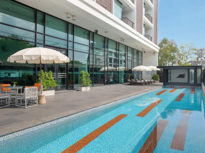 Отель Tsix5 Hotel