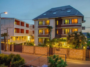 Отель на Тюльпанов 6