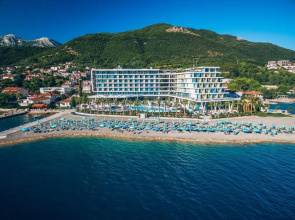 Carine Kumbor Superior Hotel