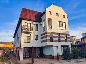 Anapa LOFT Inn Guest House
